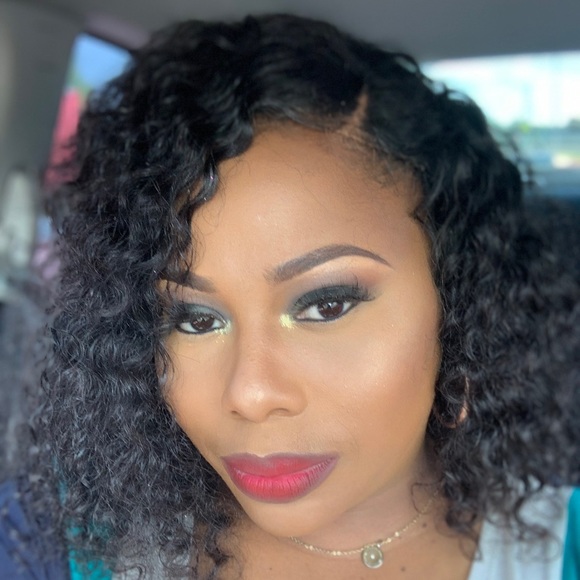 Meet your Posher, April - Picture 1 of 1